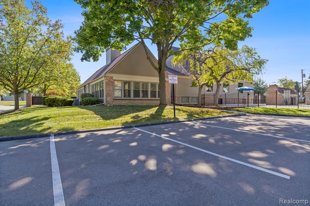 1961 WICKHAM Street, Royal Oak, MI 48073 — Photo 33