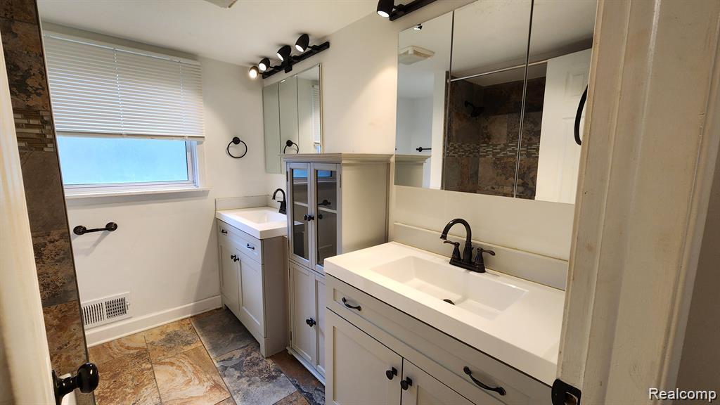 422 Boutell Drive, Grand Blanc, MI 48439 — Photo 15
