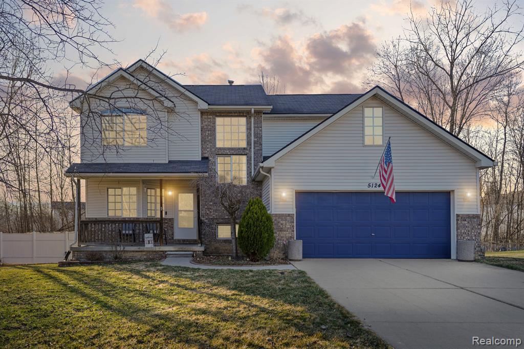 5124 HICKORY Trail, Grand Blanc, MI 48439 — front exterior