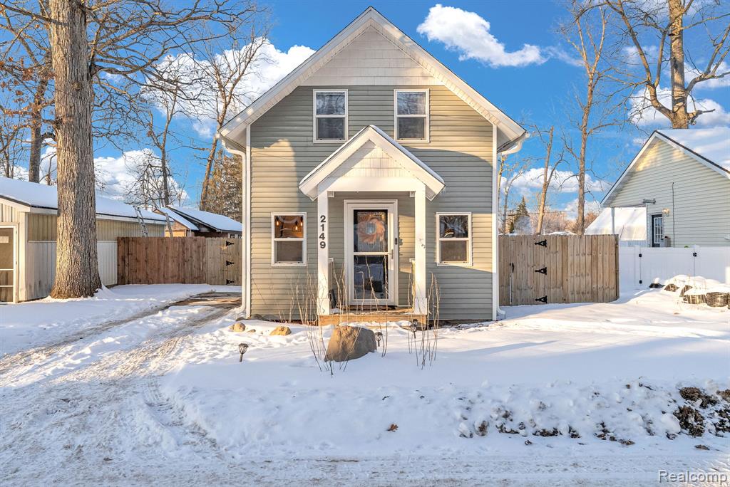 2149 Glenwood Court, Brooklyn, MI 49230 — front exterior