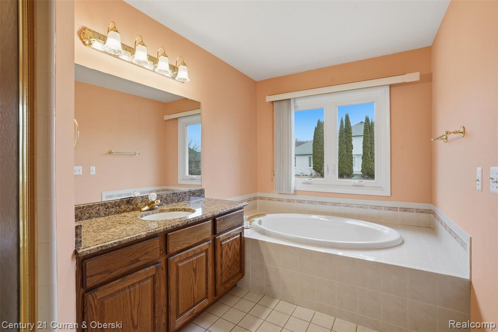 43612 Hoptree Drive, Sterling Heights, MI 48314 — Photo 23