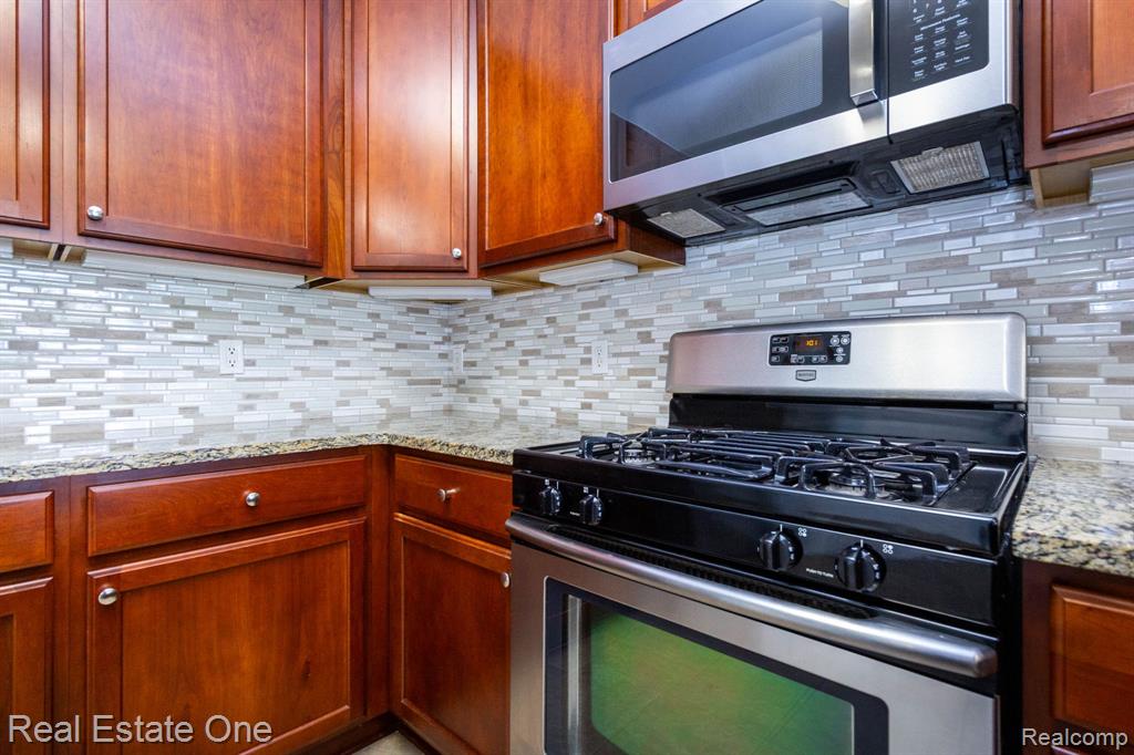 934 W Summerfield Glen Circle, Ann Arbor, MI 48103 — Photo 10