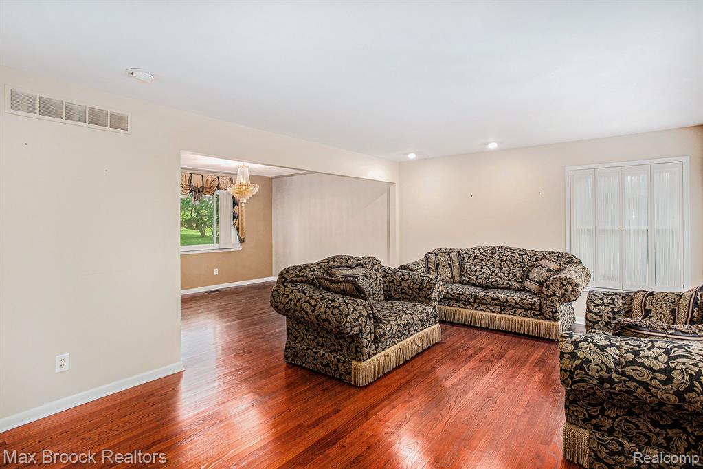5622 Powder Horn Drive, West Bloomfield, MI — Photo 4