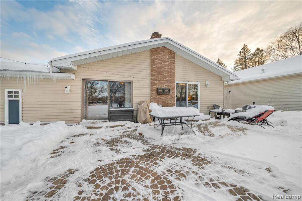 4620 Midland Avenue, Waterford, MI 48329 — Photo 5