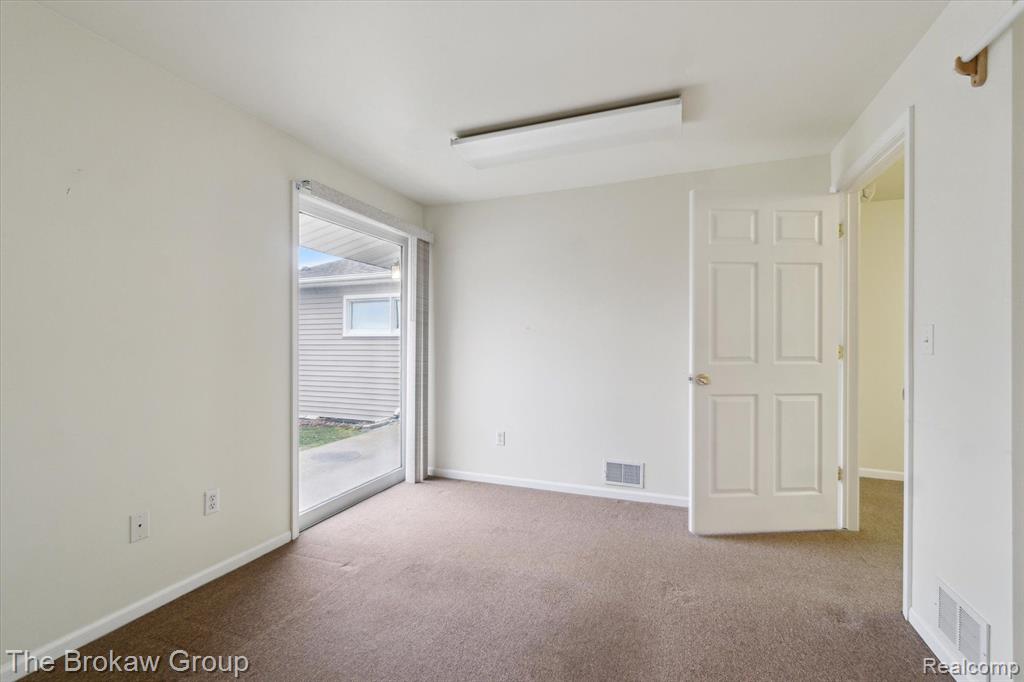 4212 LENNON Road, Flint, MI 48507 — Photo 43
