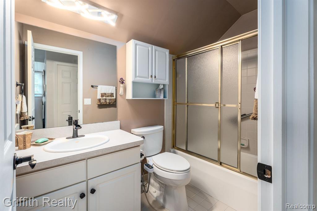 4524 GLEN EAGLES Drive, Brighton, MI 48116 — Photo 28