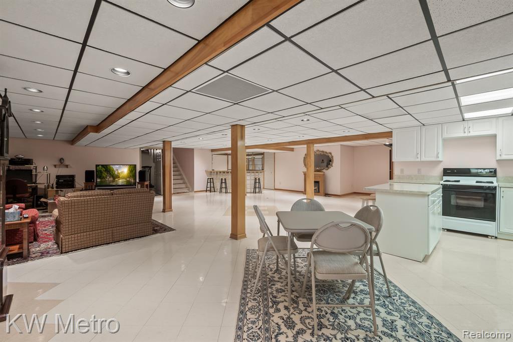 3953 Lake Forest Drive, Sterling Heights, MI 48314 — Photo 32