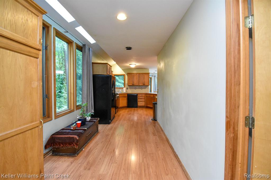 713 KNIBBE Road, Lake Orion, MI 48362 — Photo 17
