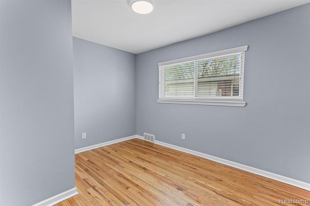 451 DARWIN Street, Westland, MI 48186 — Photo 24