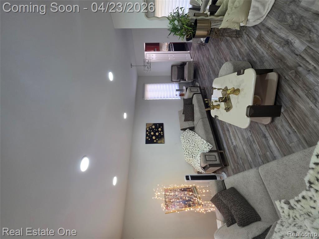 2898 Roundtree Drive, Troy, MI 48083 — Photo 8