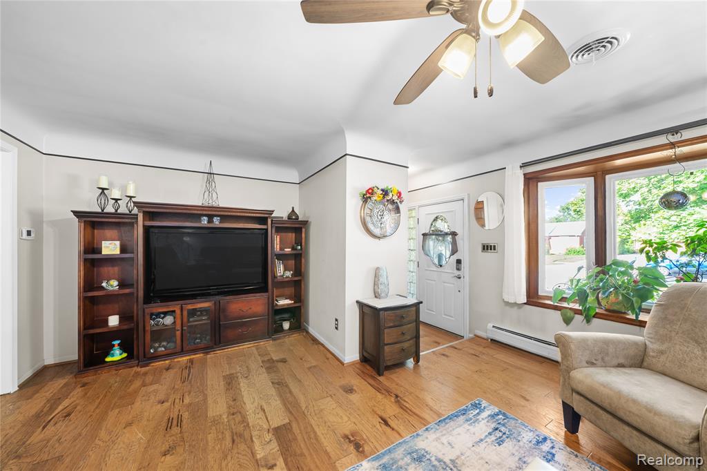 7125 Highview Street, Dearborn Heights, MI 48127 — Photo 9