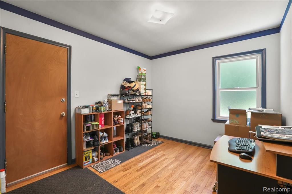 20871 Van Antwerp Street, Harper Woods, MI 48225 — Photo 17