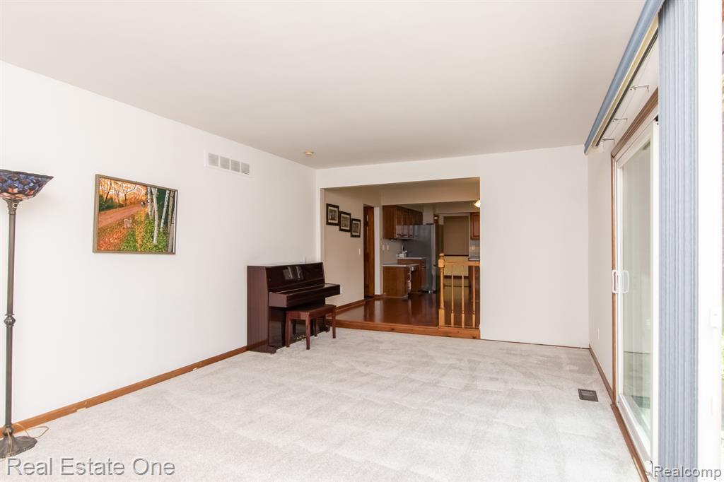 5201 CROWFOOT Drive, Troy, MI 48085 — Photo 26