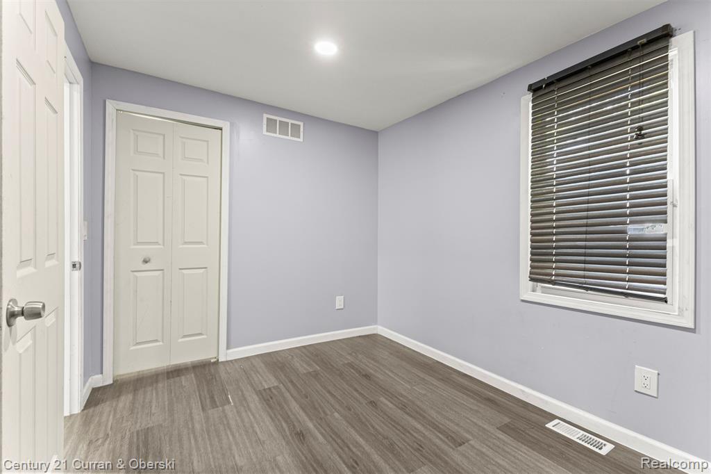 537 Helen Street, Inkster, MI 48141 — Photo 14