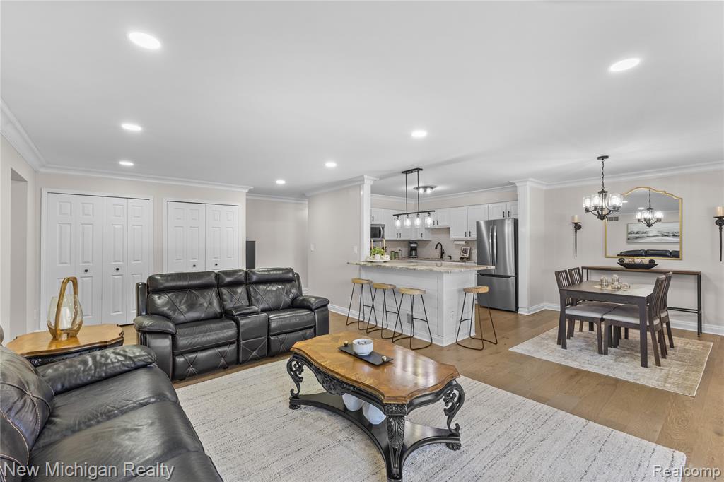 6103 Orchard Lake Road, 201, West Bloomfield, MI — Photo 23