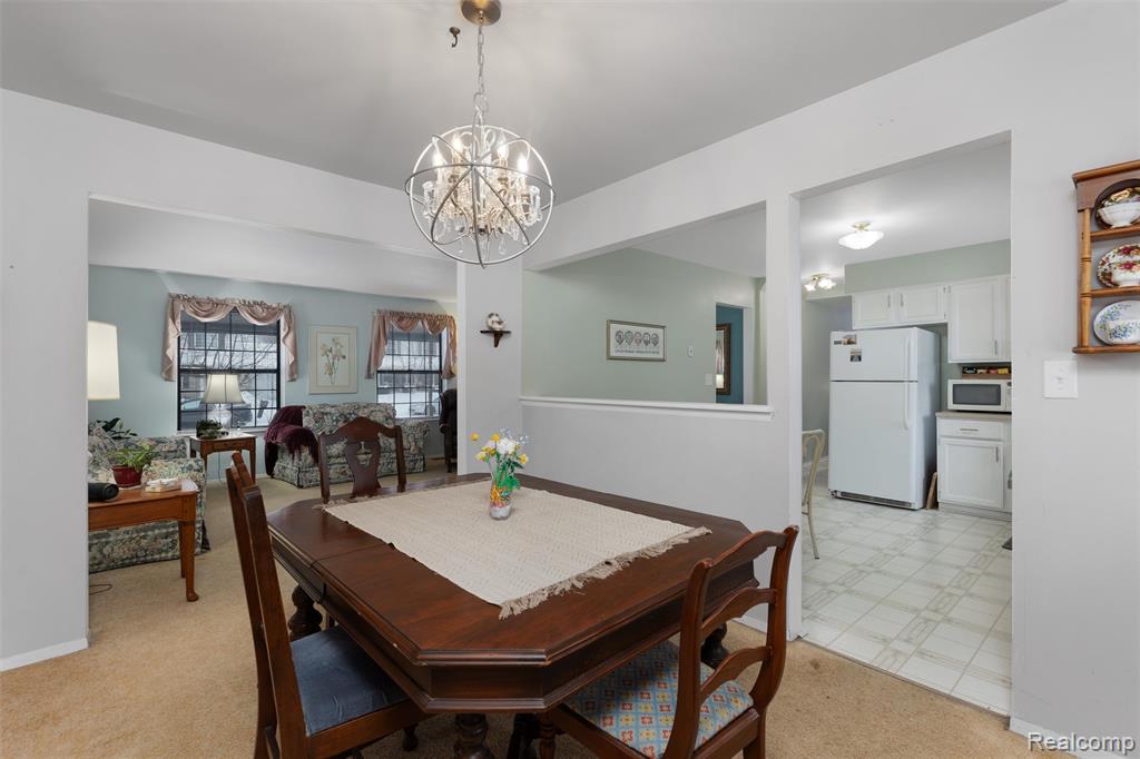 5695 CAREN Drive, Ypsilanti, MI 48197 — Photo 12