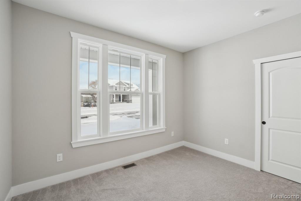 677 Round Rock Dr, Howell, MI 48843 — Photo 15