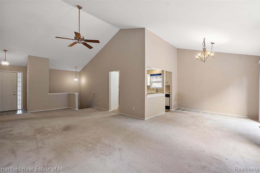 402 Mulberry Drive, Commerce Twp, MI 48390 — Photo 4