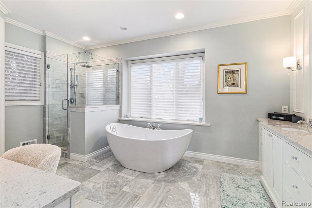 6997 Oakhurst Ridge Road, Clarkston, MI 48348 — Photo 31