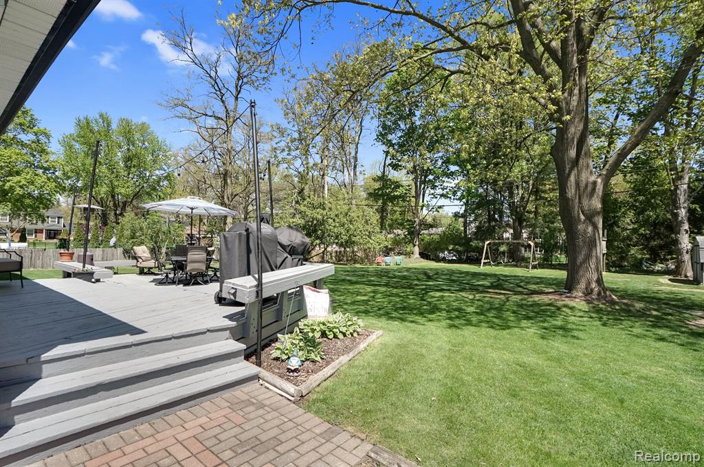 430 CHESTER Court, South Lyon, MI 48178 — Photo 8
