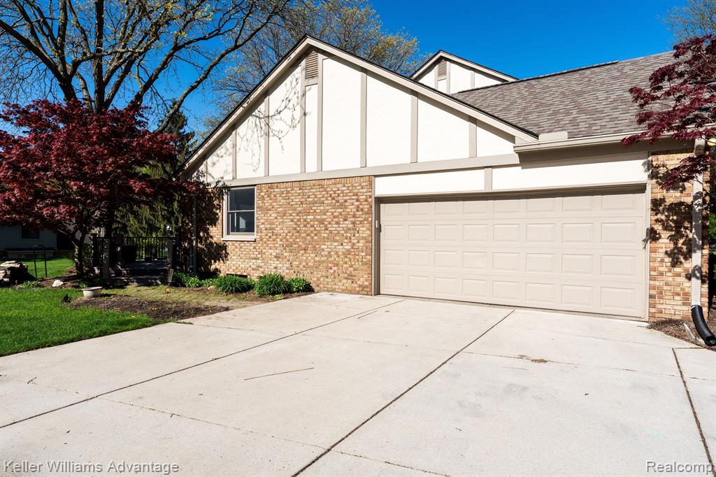 46603 Greenridge Drive, Northville, MI 48167 — Photo 5
