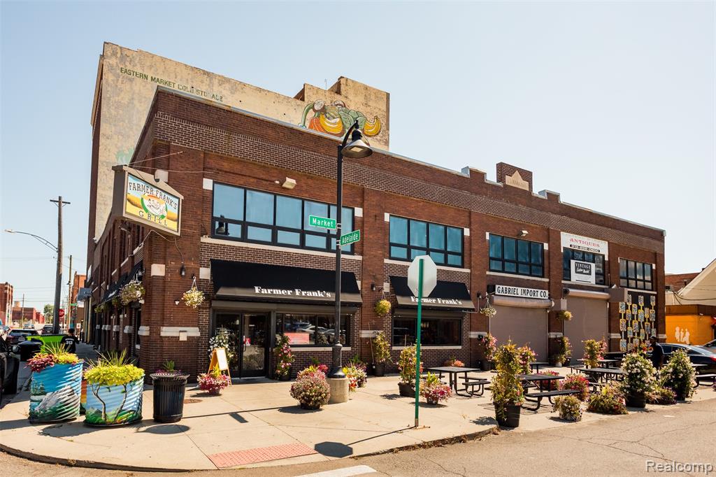 45729 Gratiot Avenue, MI, 48042