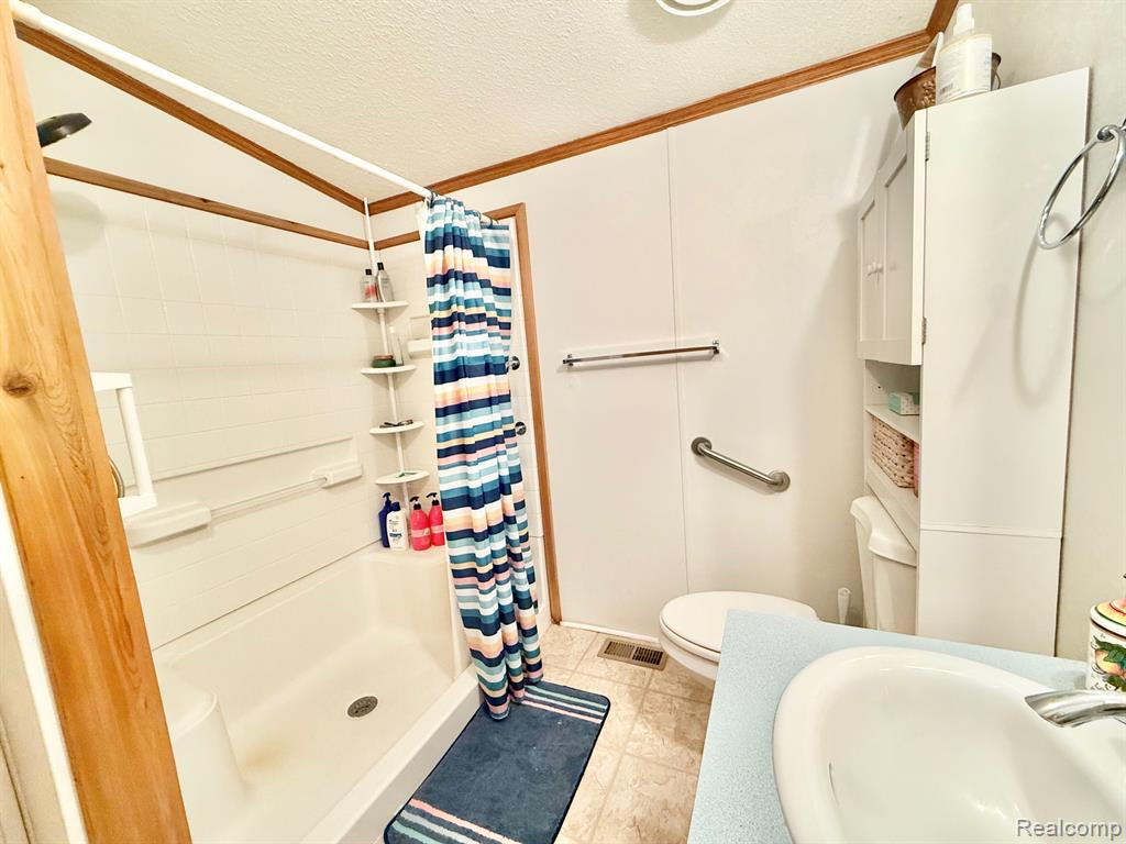 1851 S Loxley Road, Houghton Lake, MI 48629 — Photo 18