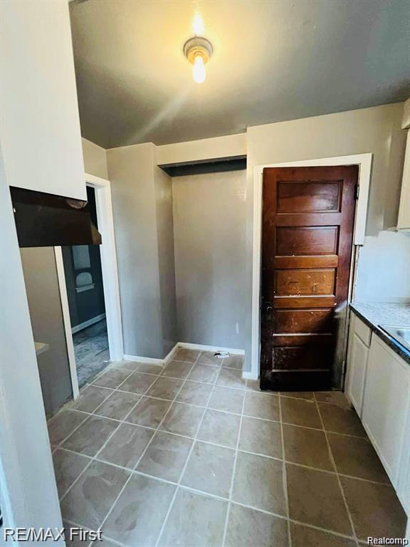 8850 Farmbrook Street, Detroit, MI 48224 — Photo 7