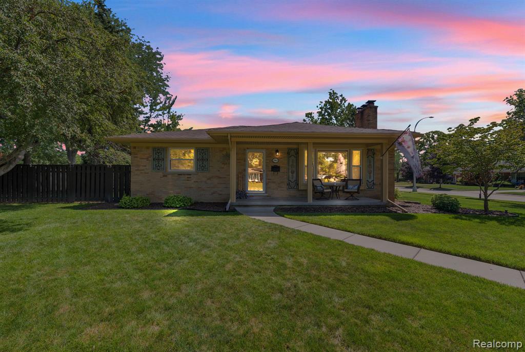 2963 Truwood Street, Trenton, MI 48183