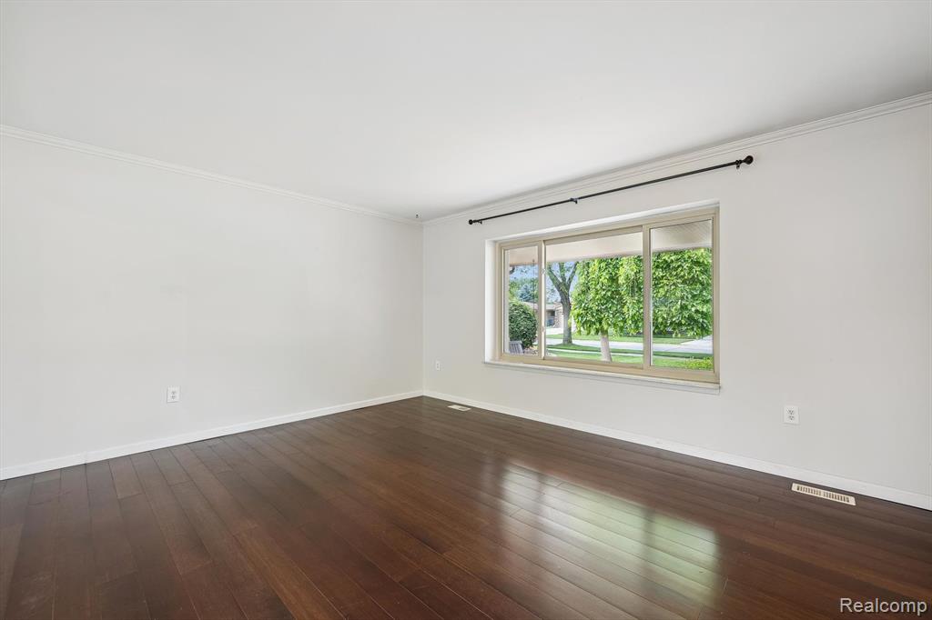 7302 PARKWAY Court, Canton, MI 48187 — Photo 11