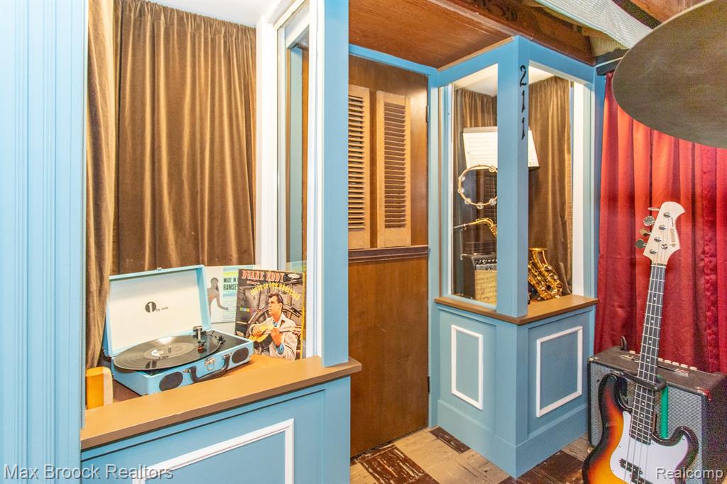 24460 Rosewood Street, Oak Park, MI 48237 — Photo 42