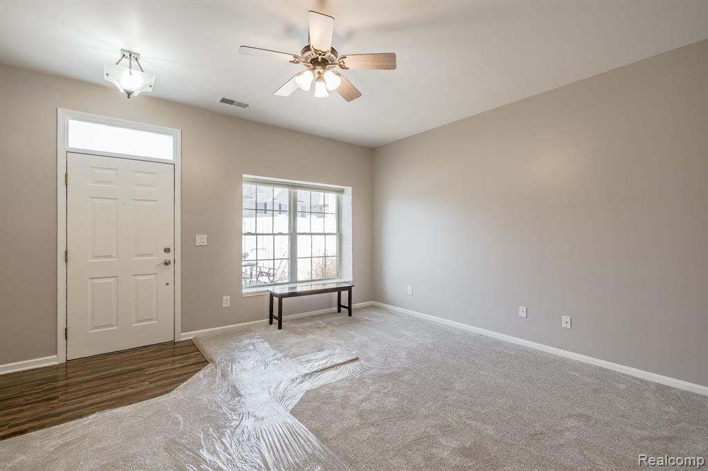708 AMBERLY Drive, A, Waterford, MI 48328 — Photo 5