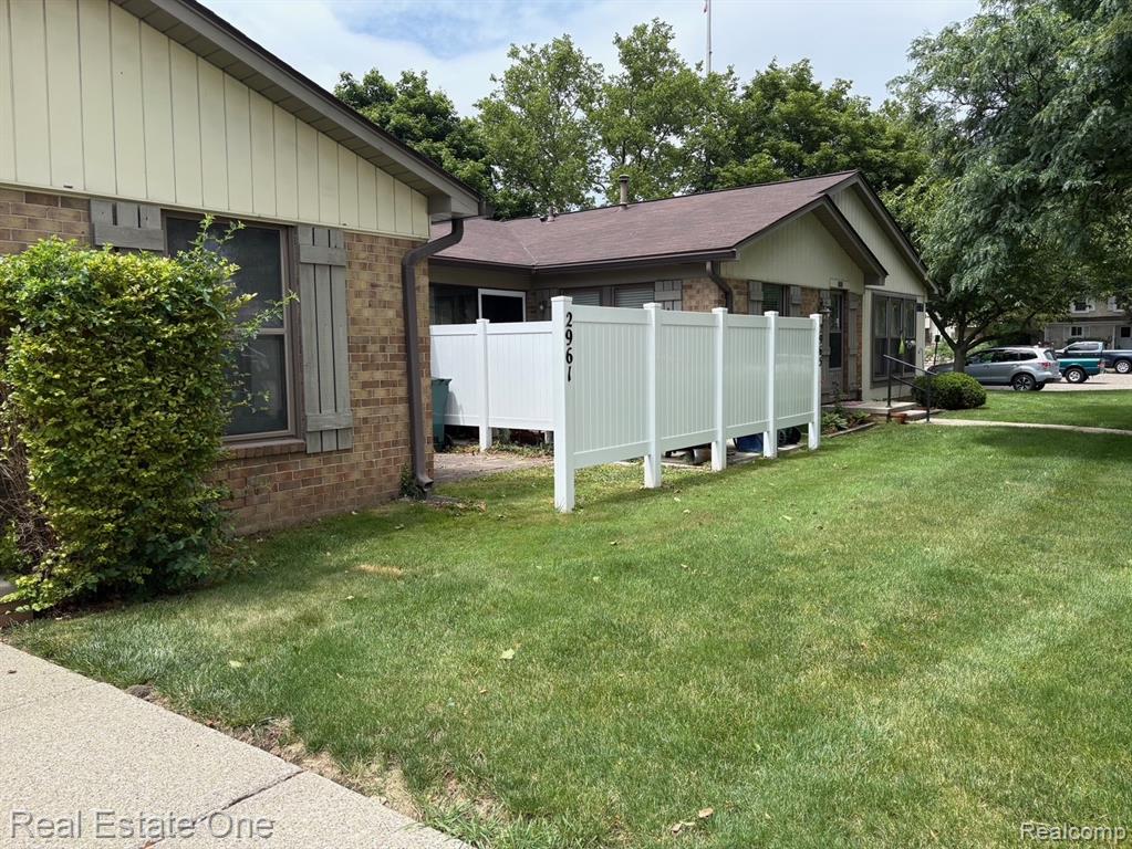 2961 Roundtree Drive, Troy, MI 48083 — Photo 4