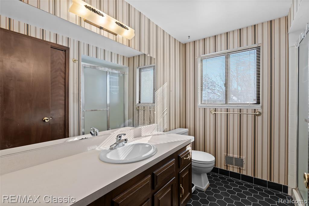 6313 Kiev Street, West Bloomfield, MI 48324 — Photo 31