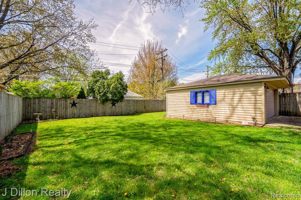 9371 MERRIMAN Road, Livonia, MI 48150 — Photo 5