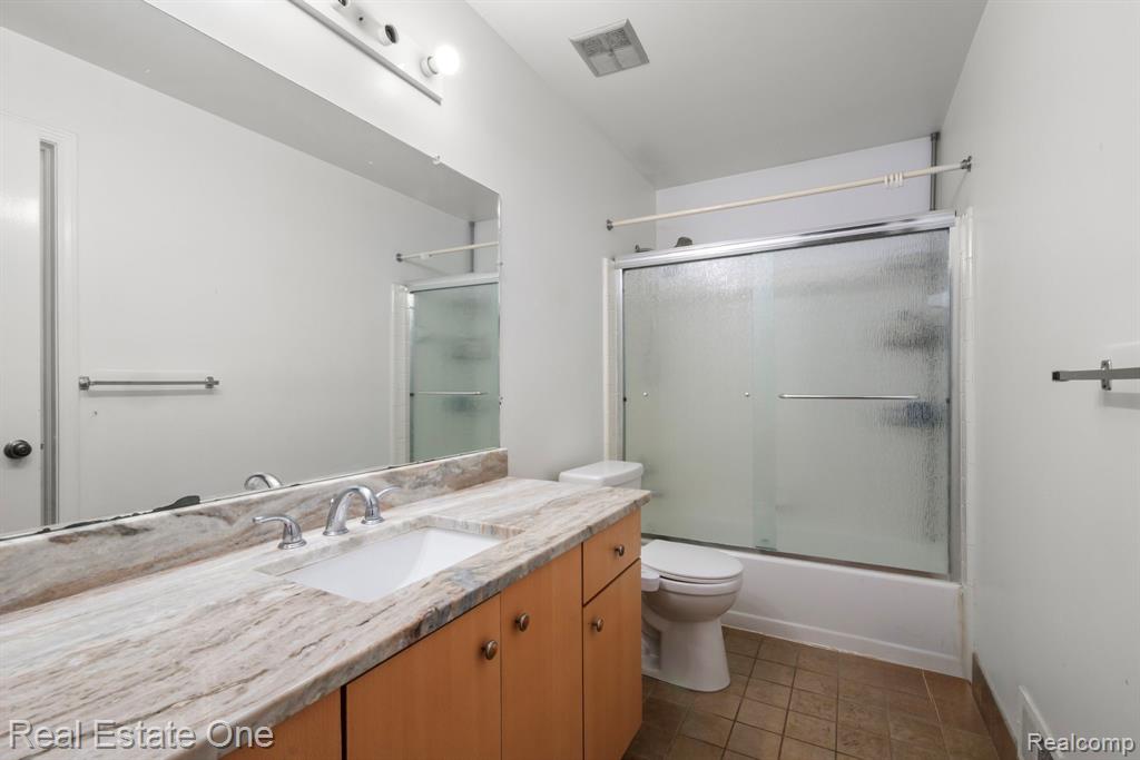 5510 Greenbriar Drive, West Bloomfield, MI — Photo 27