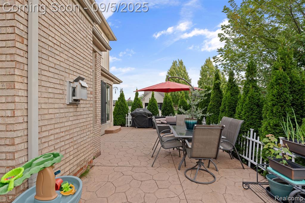 45339 Diamond Pond Drive, Macomb, MI 48044 — Photo 30