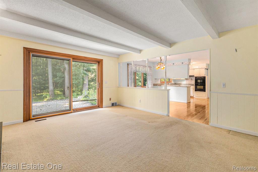 4255 Petrel Court, Highland, MI — Photo 8
