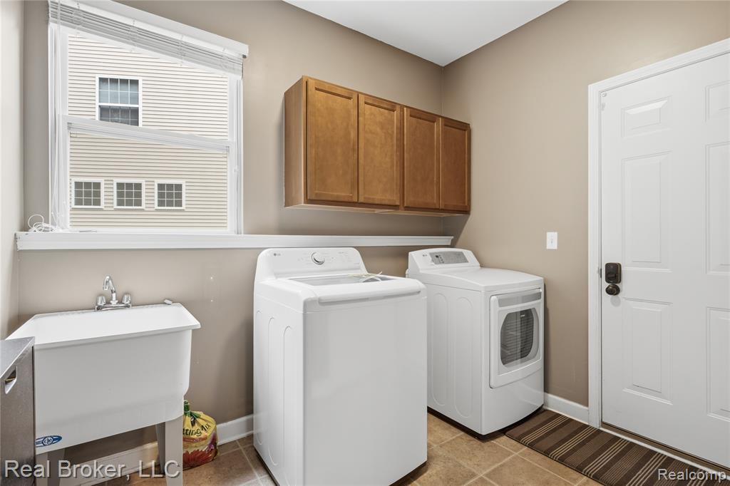26978 Maxwell Court, Novi, MI — Photo 15