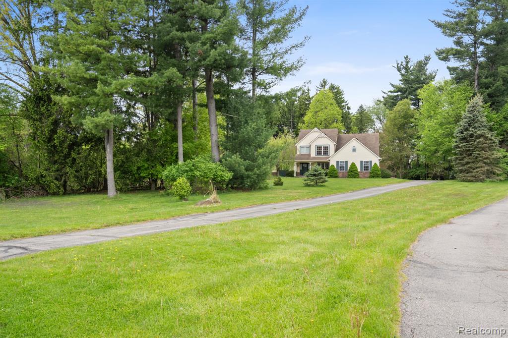 3079 Island Hills Drive, Dexter, MI 48130 — Photo 2