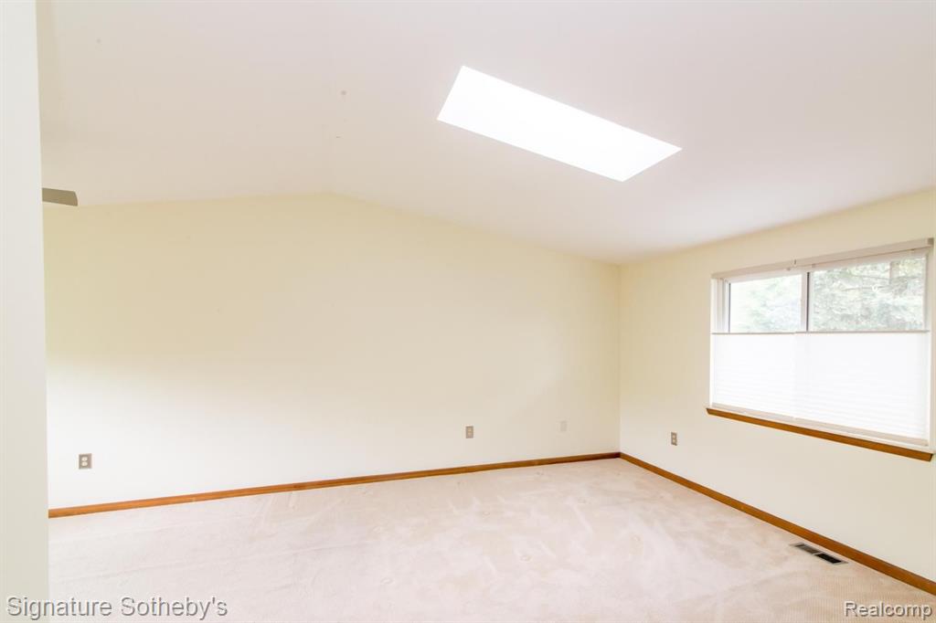 6279 WALKER Court, Troy, MI 48085 — Photo 36