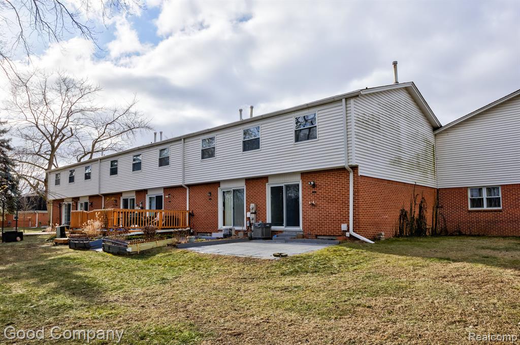 45756 KENSINGTON Street, 319, Utica, MI 48317 — Photo 25