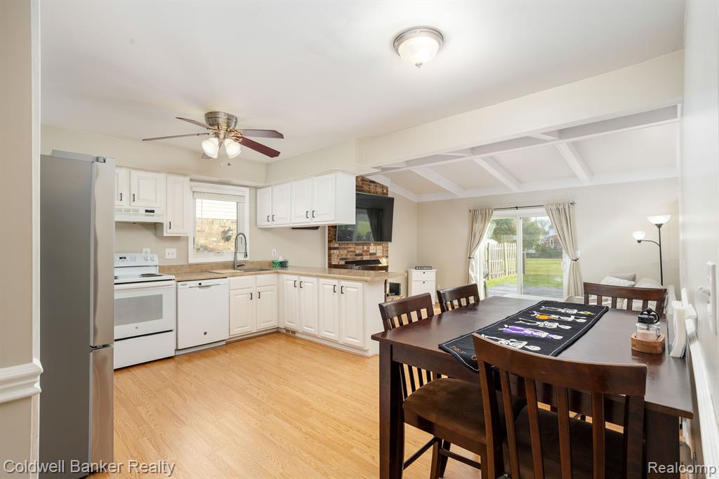 1068 KINGS, Canton, MI 48188 — Photo 10