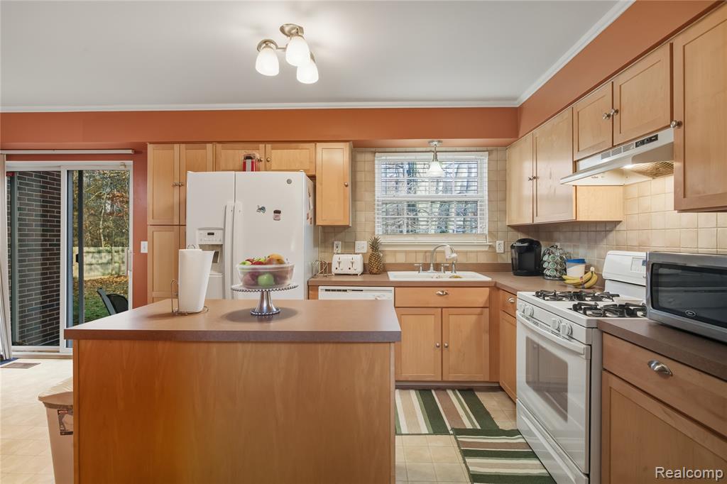 15459 Brookside Drive, Van Buren, MI 48111 — Photo 17