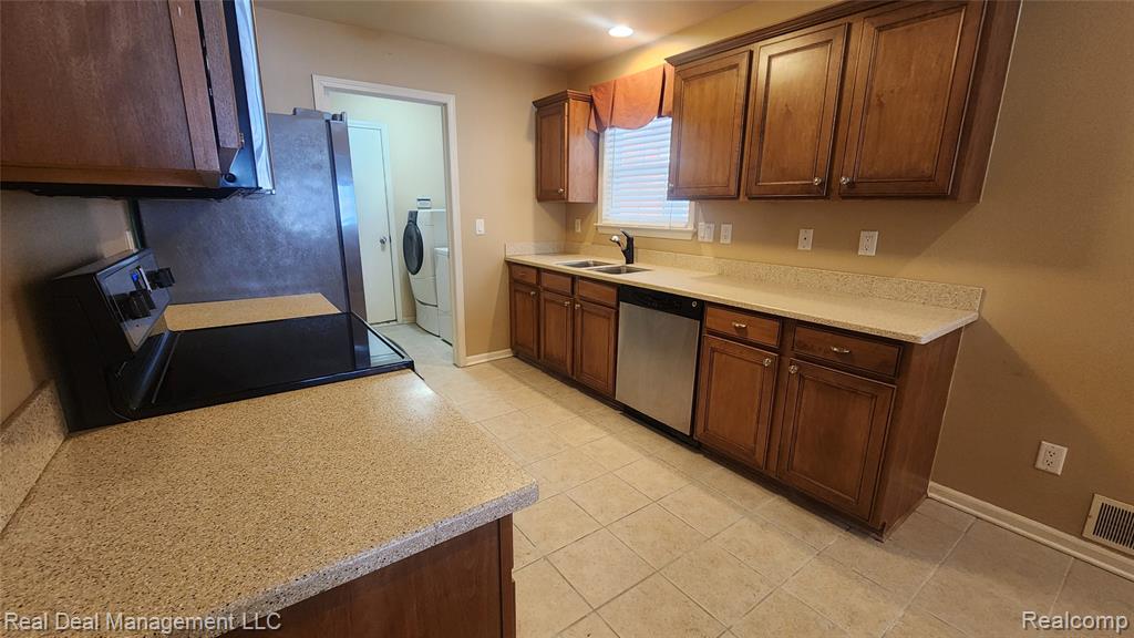 6146 Lone Oak Circle, Grand Blanc, MI 48439 — Photo 6
