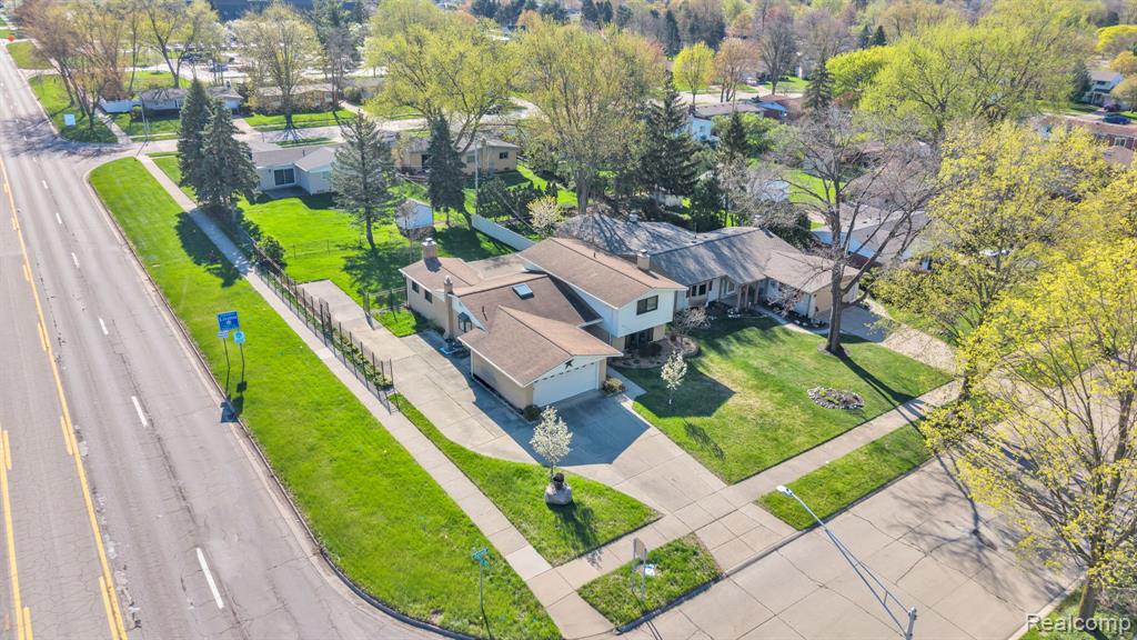 9498 Bassett Street, Livonia, MI 48150 — Photo 43