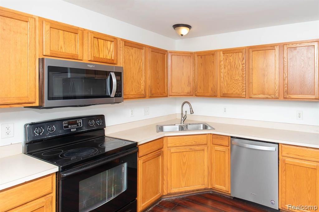370 CHERRY GROVE Road, Canton, MI 48188 — Photo 9