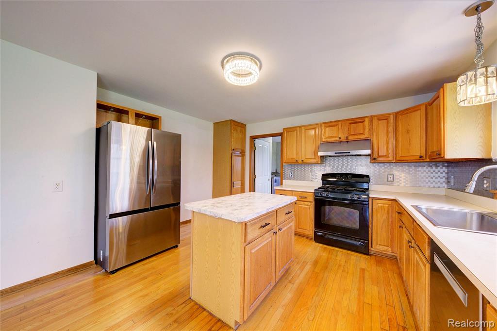 4570 River Hills Court, Brighton, MI 48114 — Photo 25