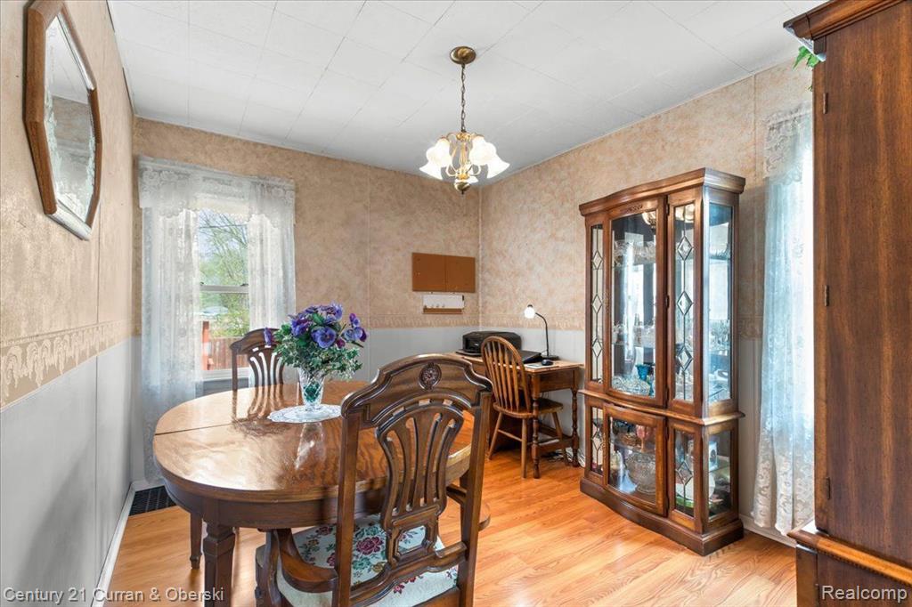 5625 HARDING Street, Dearborn Heights, MI 48125 — Photo 18