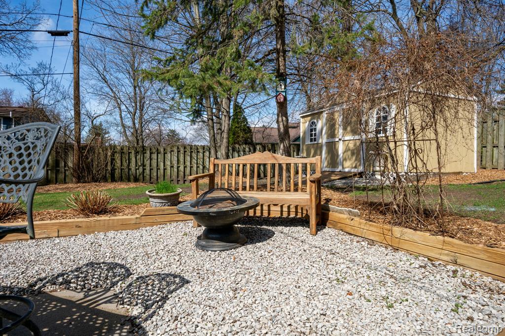 2941 Silverhill Drive, Waterford, MI 48329 — Photo 39